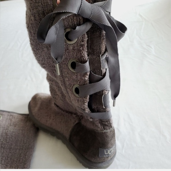 NEW🌟 HEIRLOOM LACE UP UGG BOOTS - Picture 9 of 9